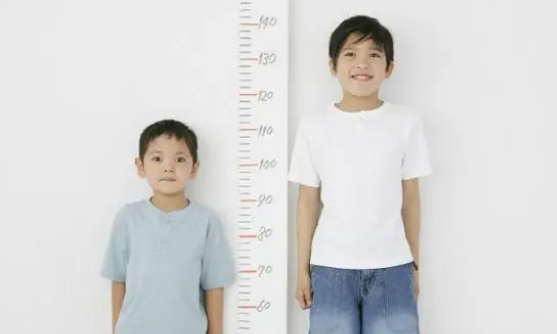 1岁孩子标准身高是76.5cm