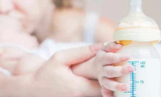 奶粉喂养是确保婴儿健康成长的重要一环