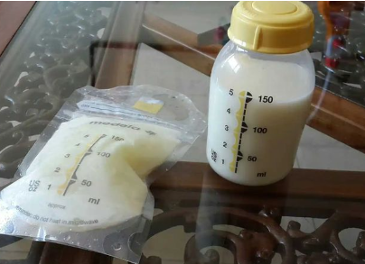 母乳是宝宝建议的食物