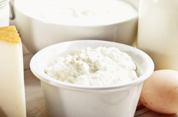 茁护以生牛乳为主要原料